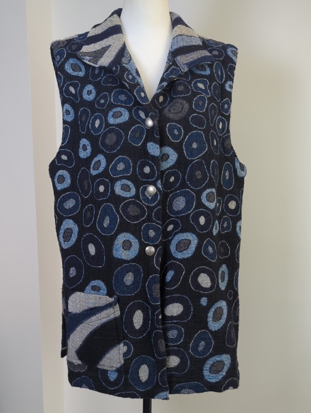 Trisha Tyler Wire Collar Button Detail Dot Abstract Art to Wear Vest XL